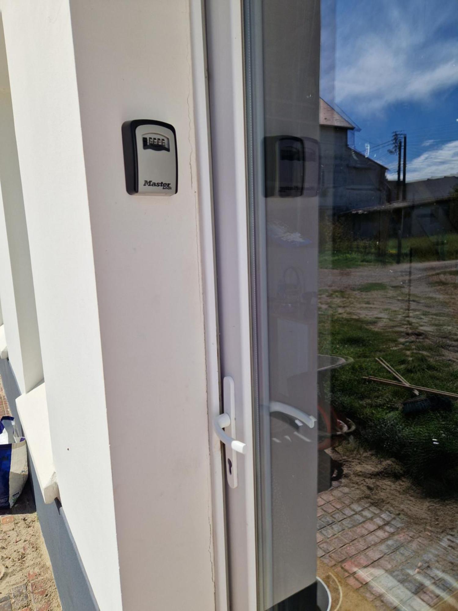 Appartement Maisonnette A 200m De La Avec Parking Gratuit Et Terrasse
