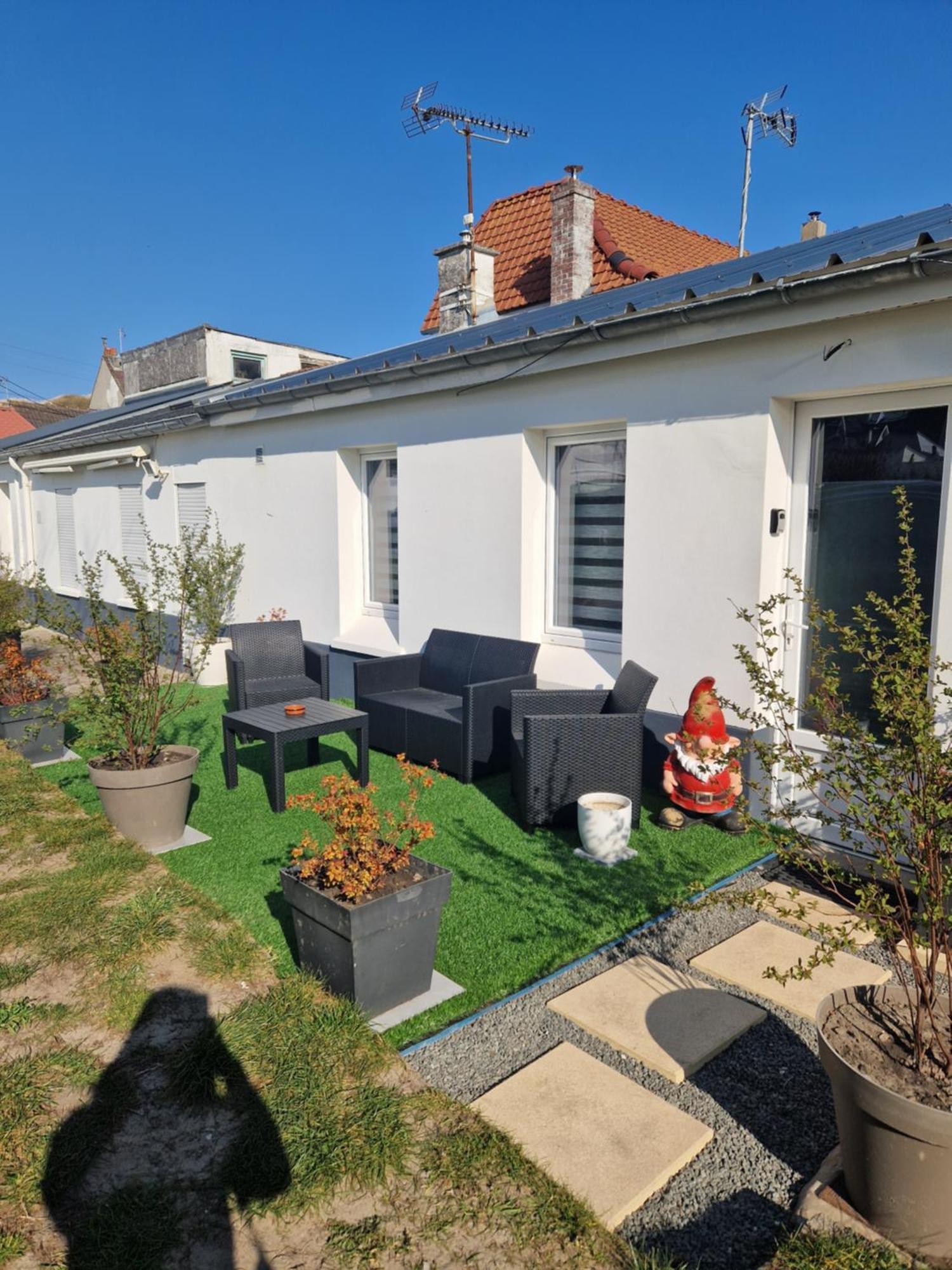 Maisonnette A 200m De La Avec Parking Gratuit Et Terrasse
