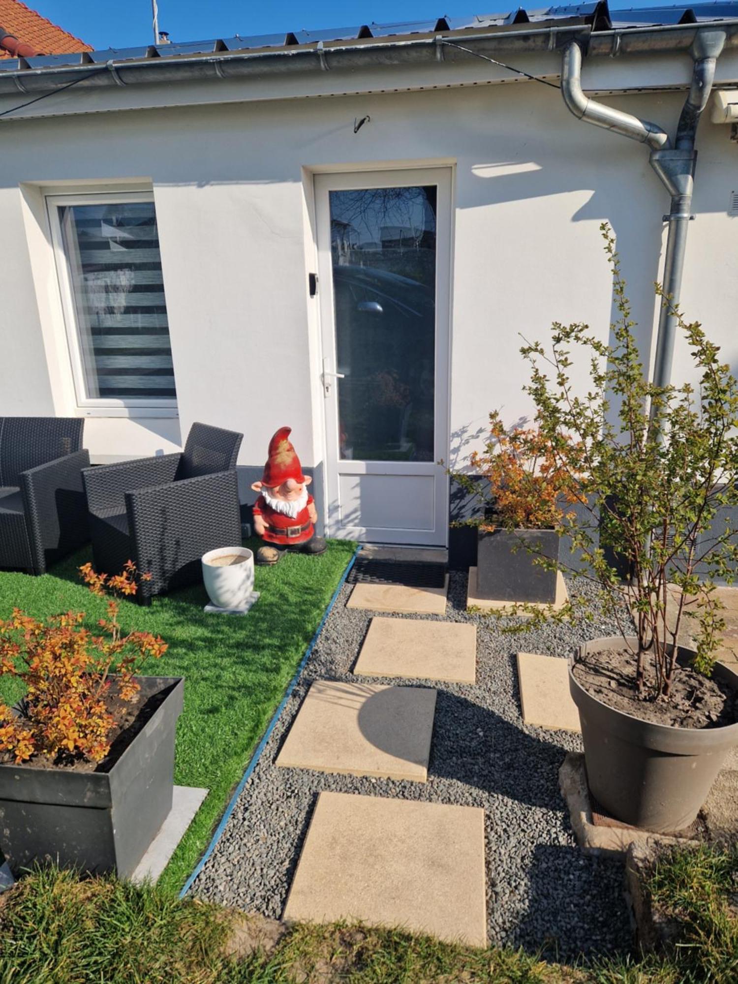 Maisonnette A 200m De La Avec Parking Gratuit Et Terrasse *