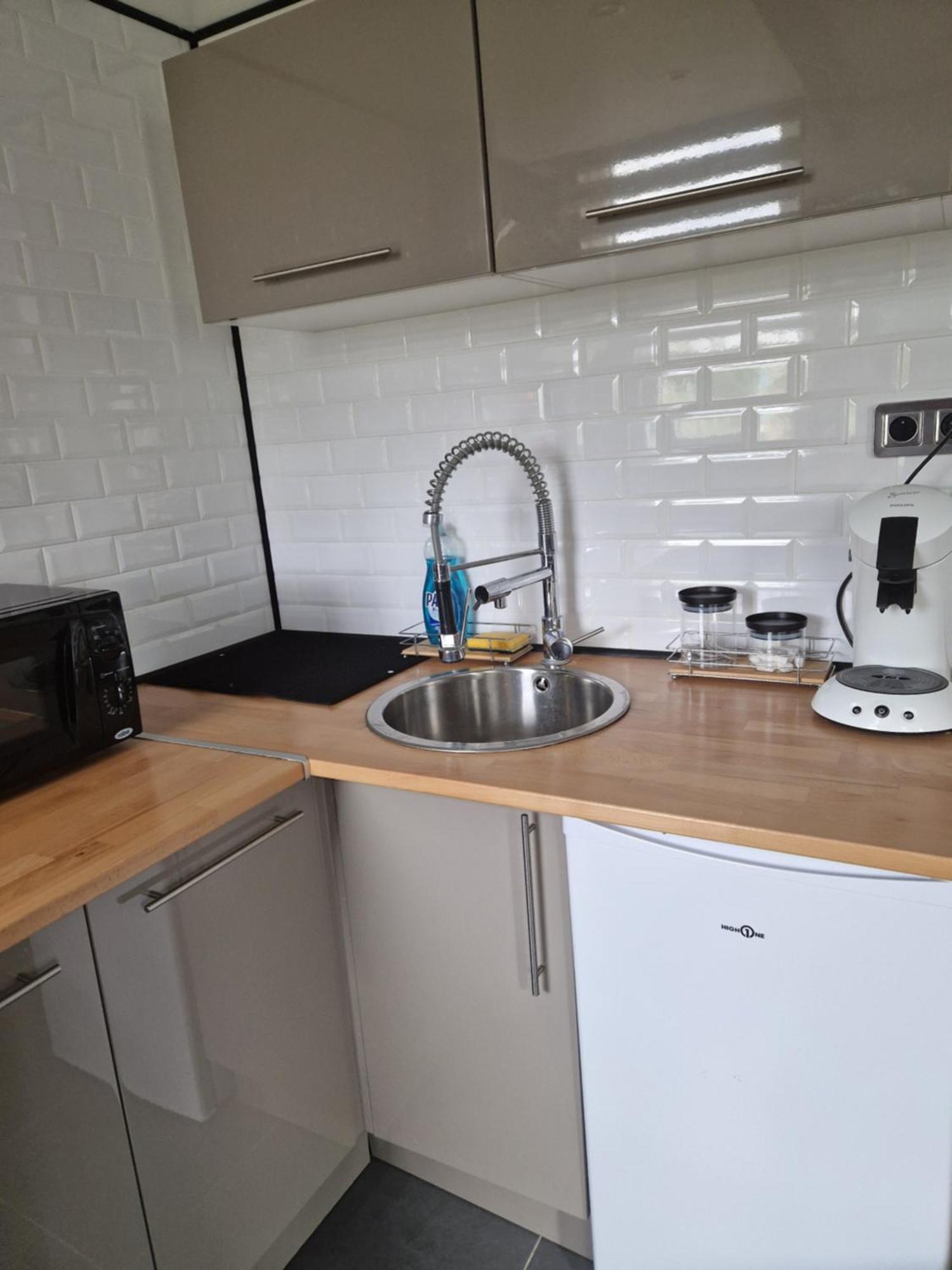 Maisonnette A 200m De La Avec Parking Gratuit Et Terrasse