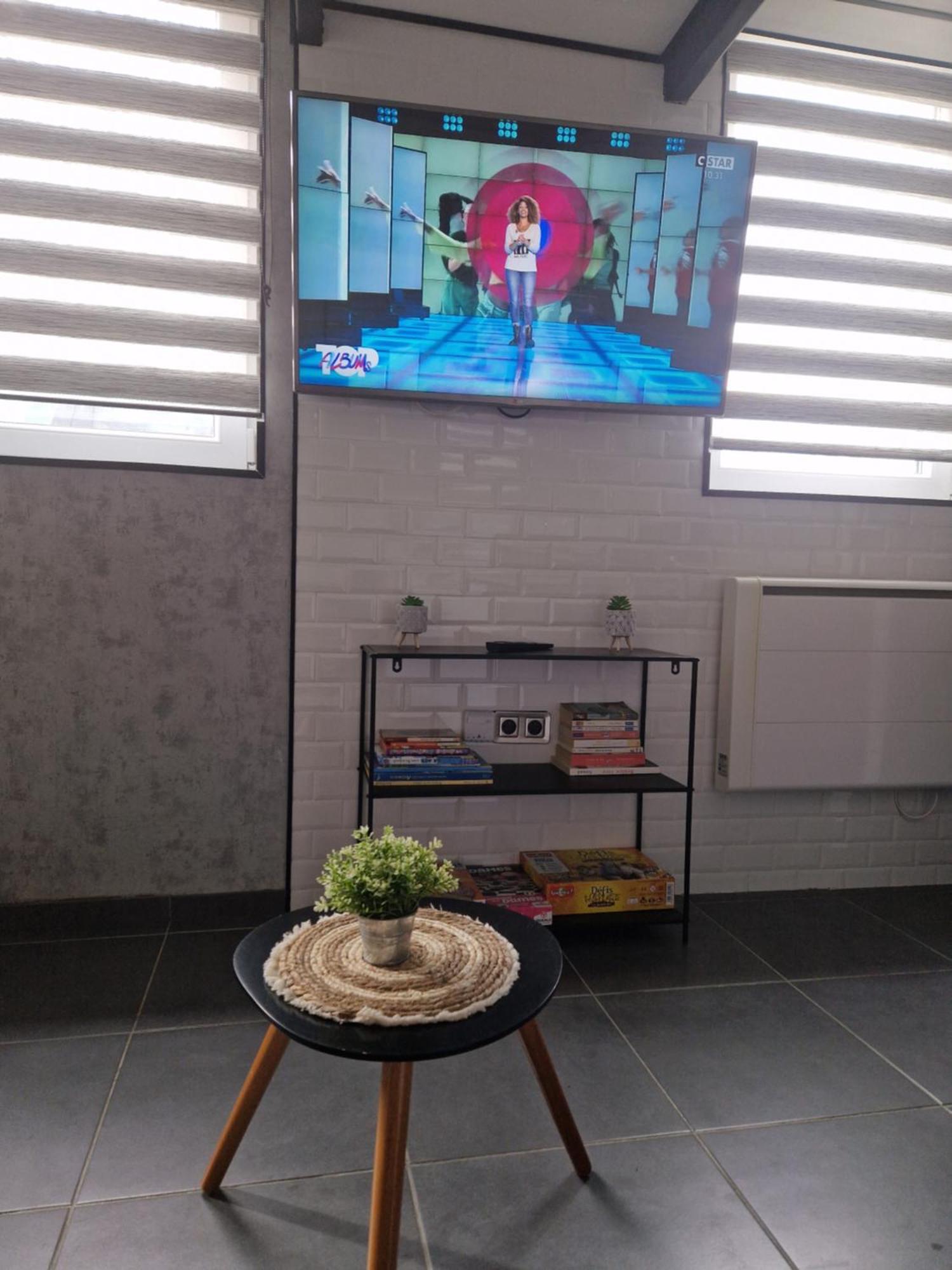 Apartment Maisonnette A 200m De La Avec Parking Gratuit Et Terrasse *