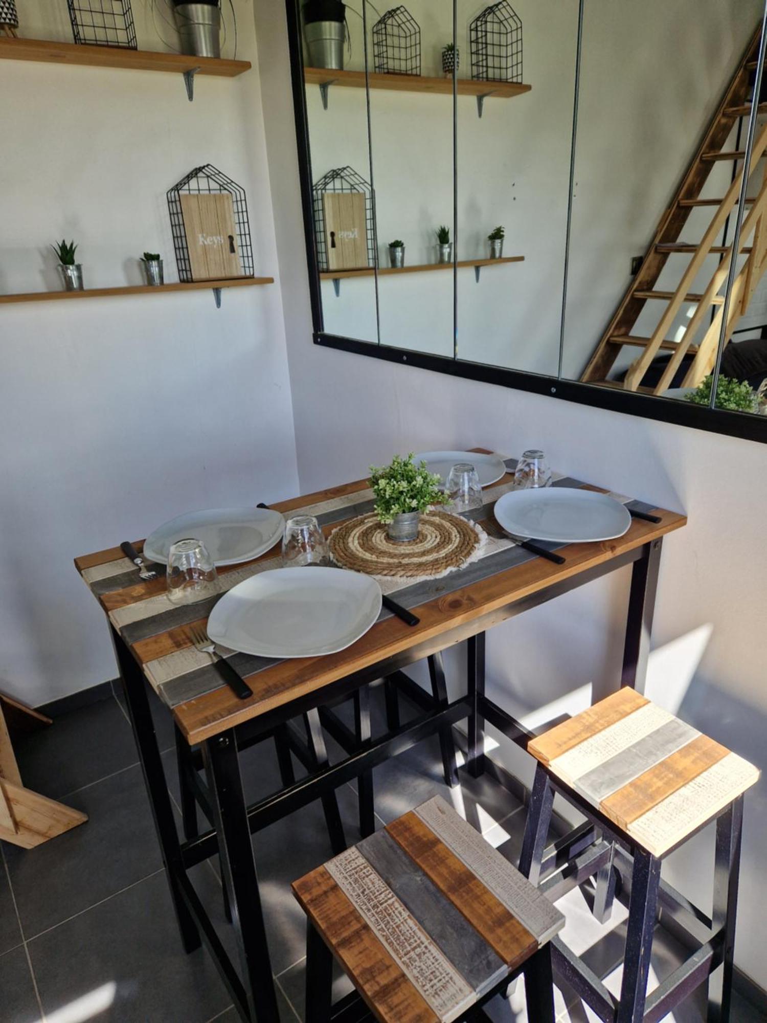 Maisonnette A 200m De La Avec Parking Gratuit Et Terrasse Apartment *